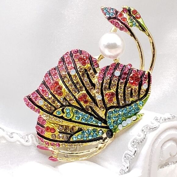 Brand New Rainbow Colour Rhinestone Butterfly Brooch Pin - Picture 1 of 4